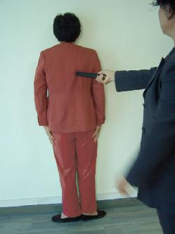 酷刑演示：長時間罰站軍姿