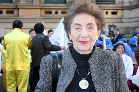 菲捨爾女士認為應該制止中共迫害