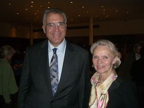 歐盟外交官、經濟學家賽蓋拉先生與夫人觀賞了四月一日神韻在布魯塞爾國家劇院的演出