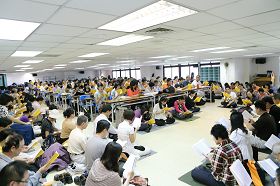 台灣天國樂團首屆修煉心得交流會集體學法現場