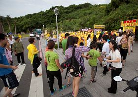 希望大陸遊客把真相都帶回大陸去