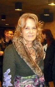 一名舞台服裝設計師康蒂絲•皮萊特-威爾（Countess