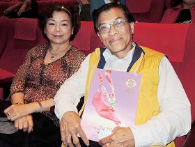 '基隆市國際工商經營研究社（IMC）基隆分社理事陳月英（左）與前社長吳文卿（右）。'