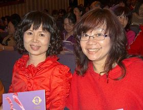 '國王食品業負責人也是啟禾扶輪社秘書石家瑜說：「被稱為世界第一秀，真的是當之無愧，令人讚歎。」'