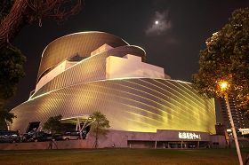 '桃園展演中心'