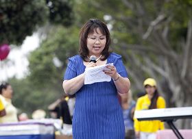 '越裔法輪功學員唐麗分享了修煉法輪功如何讓她擺脫病痛'