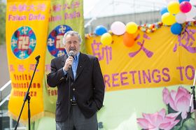 擔任二十二年參議員、剛退休不久的迪尼諾