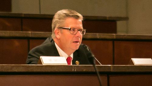聯邦眾議員蘭迪﹒赫爾特格倫（Rep. Randy Hultgren）對尹麗萍的勇氣表示讚賞和感謝。