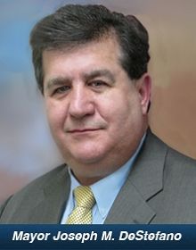 中城市（City of Middletown） 市長約瑟夫•迪斯特法諾先生（Joseph M. DeStefano）