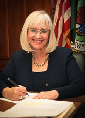 長島北斯特德鎮（Town of North Hempstead）鎮長朱迪•博斯沃思 （Judi Bosworth）