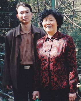 '徐浪舟和母親'