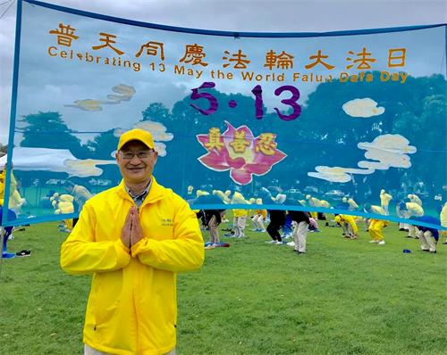 '圖7：法輪功學員鄭先生說師尊讓他明白了人生真諦。'