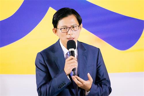 '圖8：時代力量立法委員黃國昌大力聲援法輪功。'