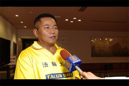 '圖5：法輪功學員佐籐國男祝師父中秋快樂'