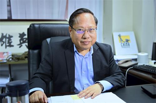 '圖4：現任支聯會常委何俊仁'