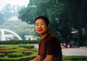 '風華正茂的劉榮華女士'
