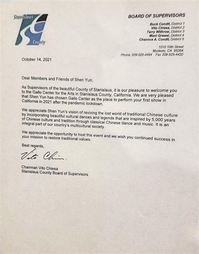 '圖1：神韻藝術團蒞臨加州莫德斯托演出前，斯坦尼斯勞斯縣議會賀信，祝神韻藝術團繼續成功復興傳統價值。'
