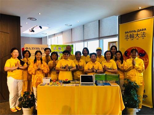 圖 1：部份參加本次健康展會弘法的蒙古國學員合影